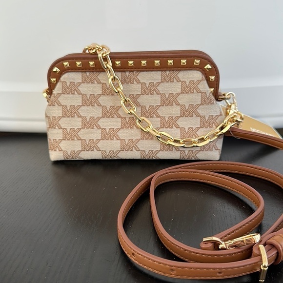 Michael Kors small crossbody clutch - Picture 7 of 12